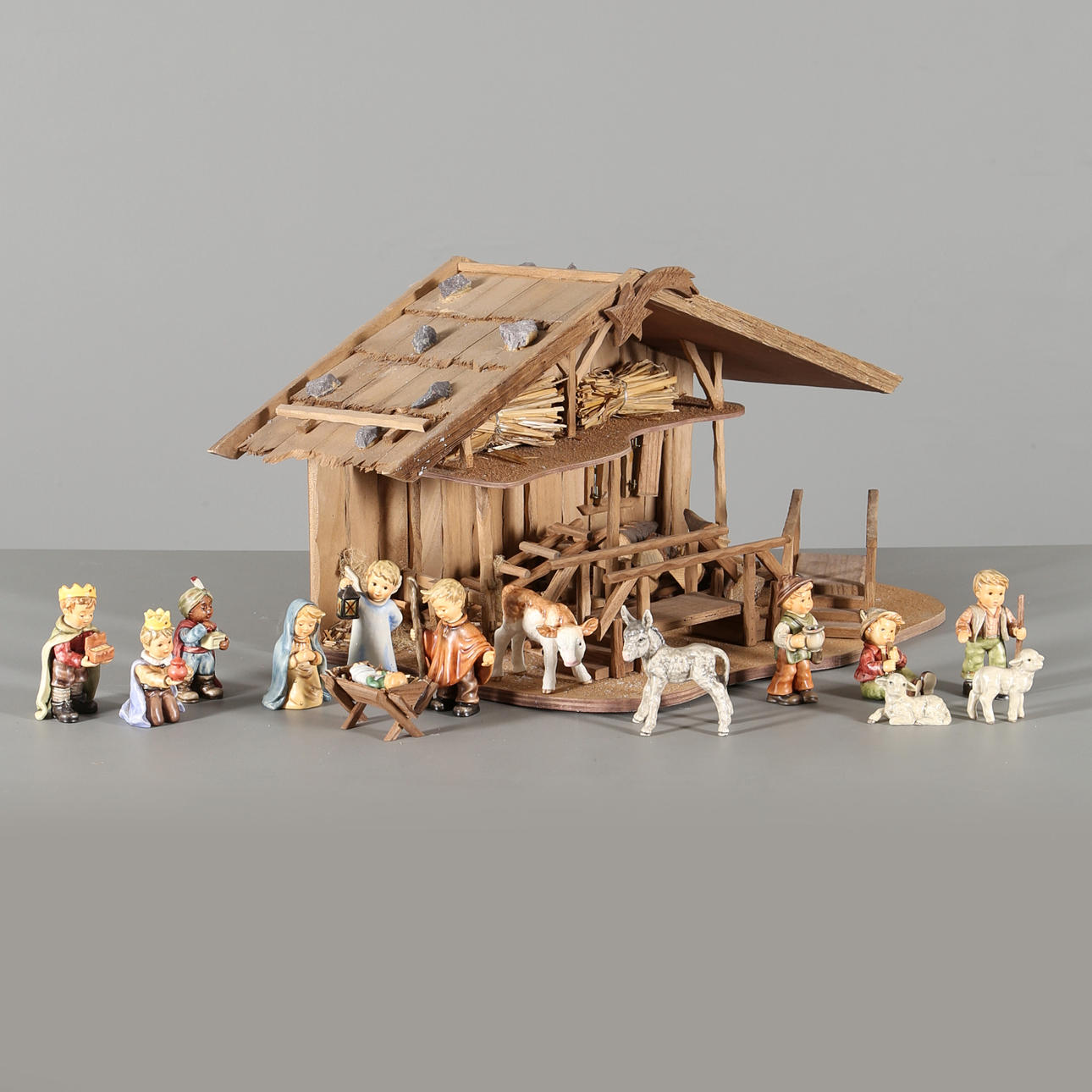 JULKRUBBA samt FIGURINER, 15 delar, Hummel, Goebel, Tyskland.