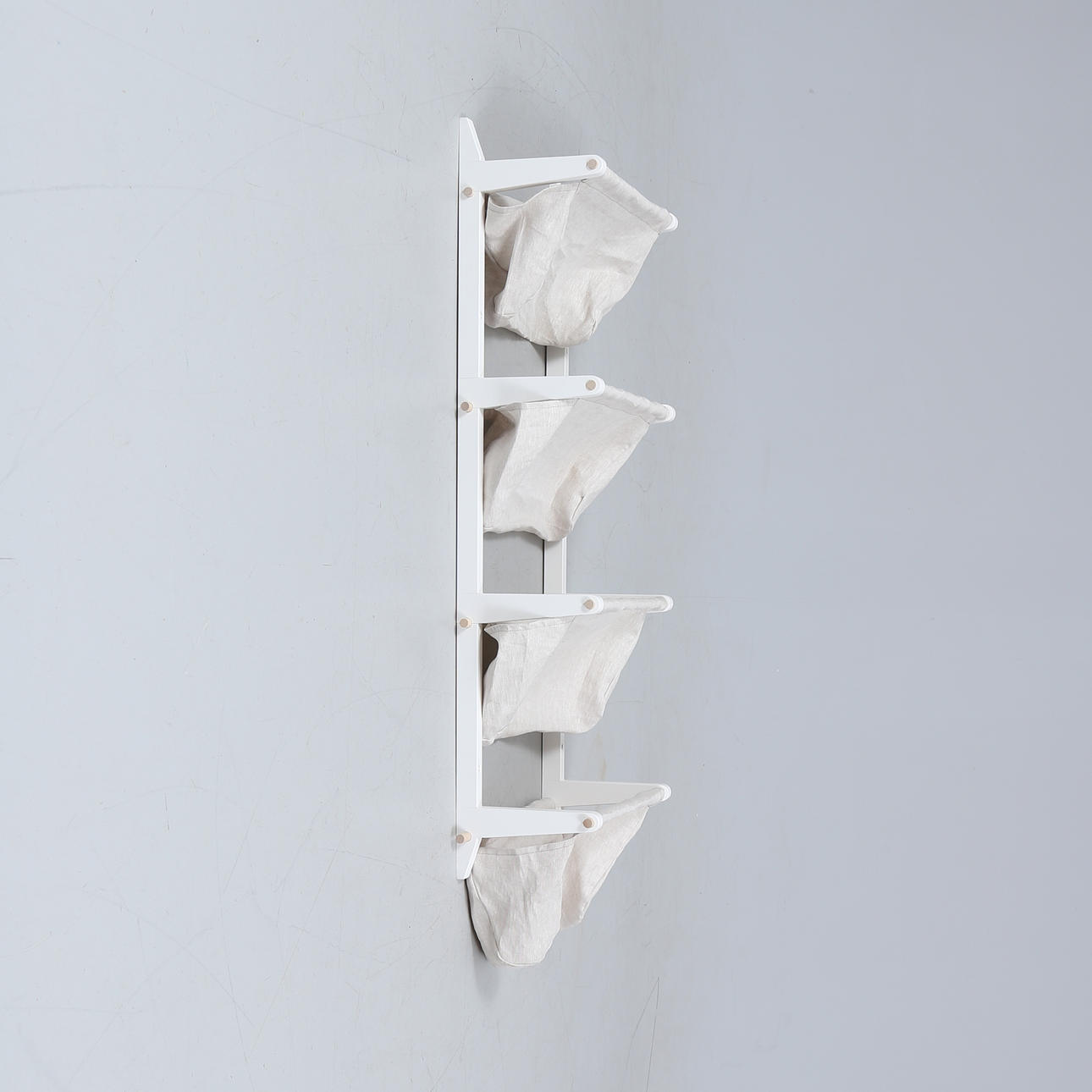 NIRVAN RICHTER. Bag shelf Norrgaveln, painted.