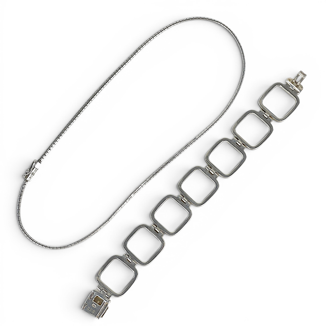 ARMBAND & COLLIER, 2 st. Sterlingsilver och silver, bl.a. Isolde.