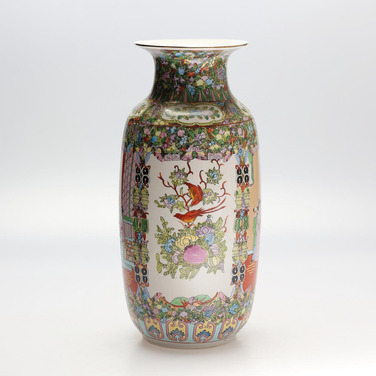 A porcelain vase, China.