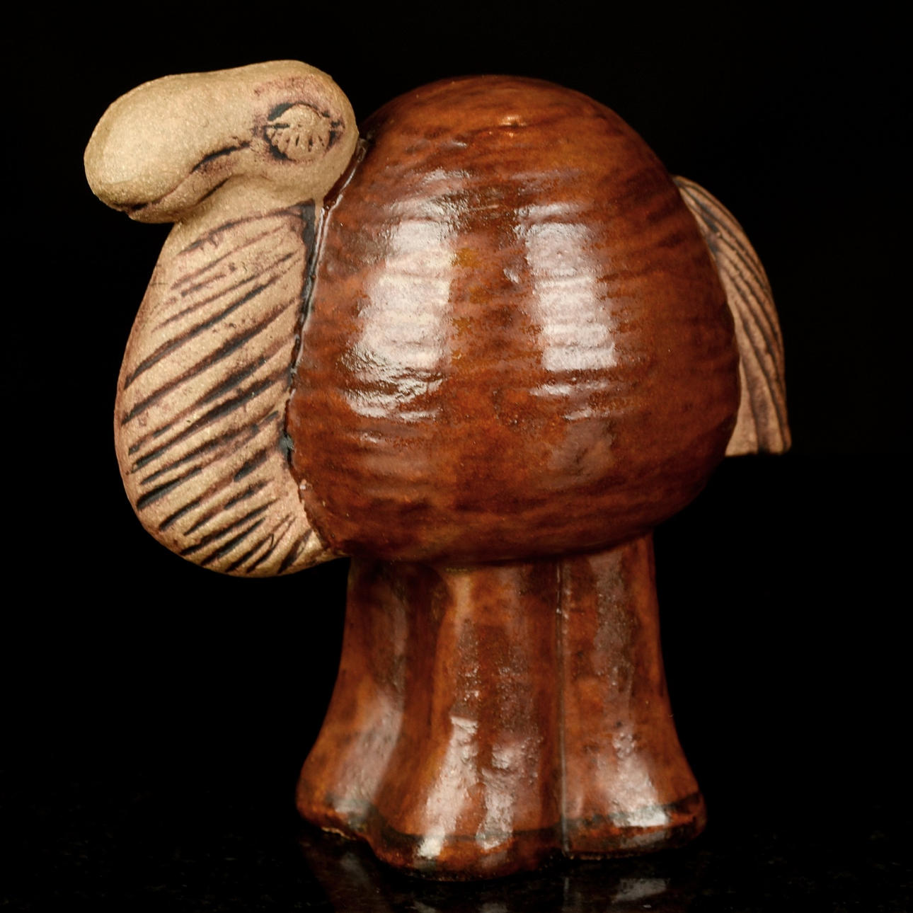 LISA LARSON. Figurin "Dromedar" Stengods, Gustavsberg.