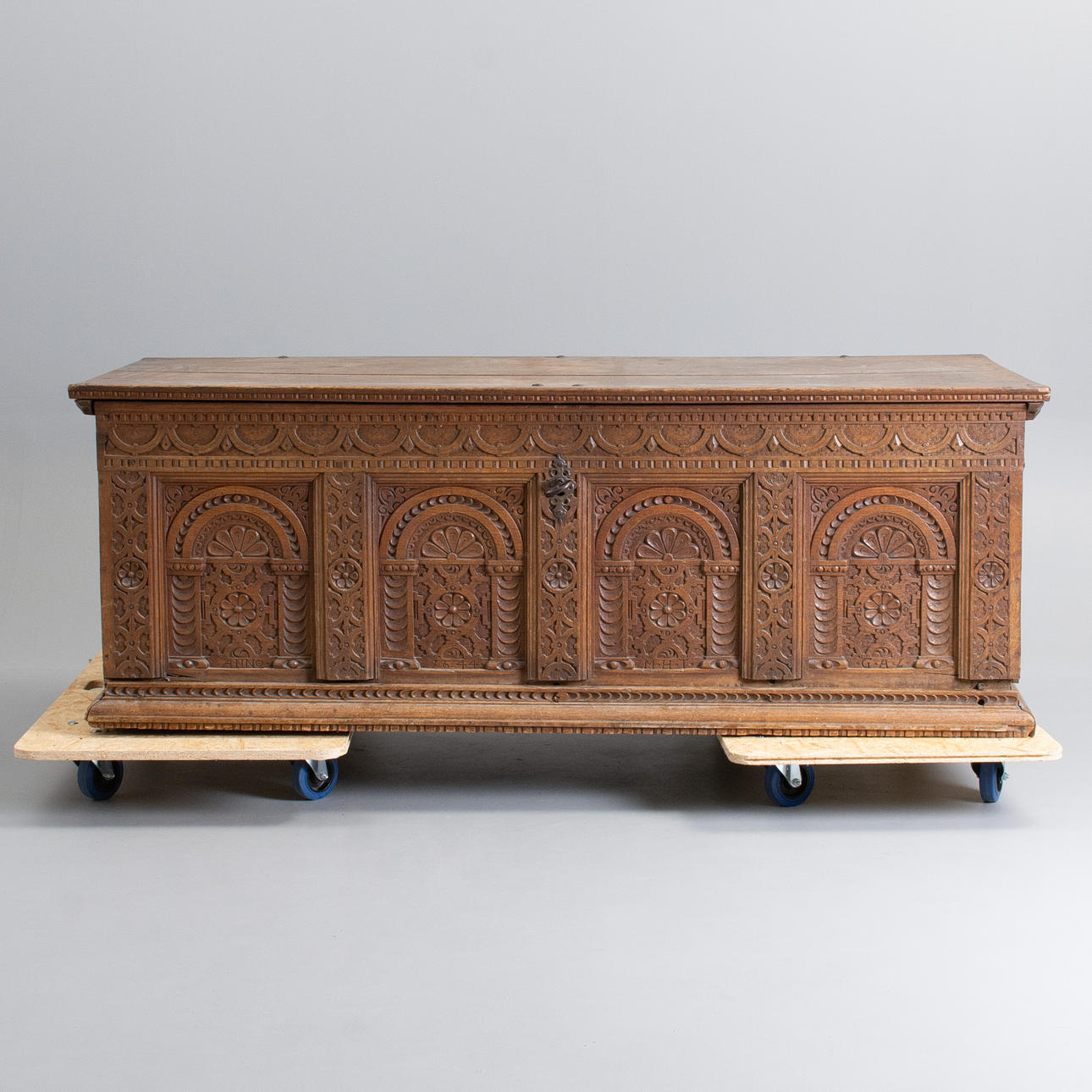 CASONNE ITALY, 1644 Renaissance style. Sideboard.