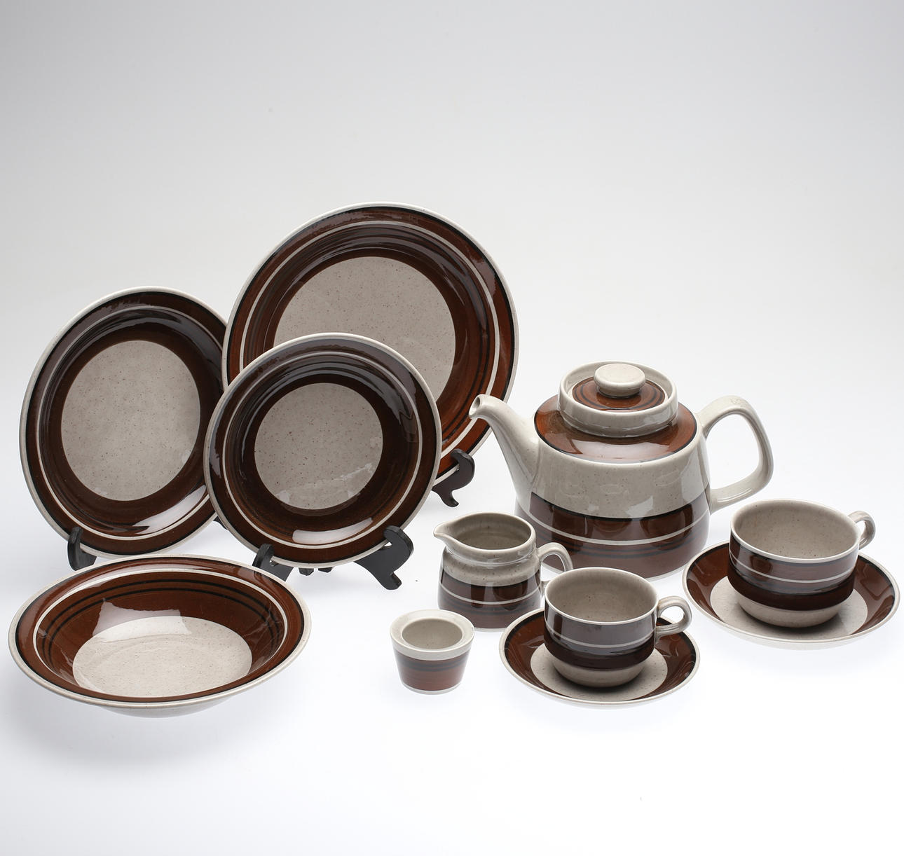 MAT-/KAFFE-/TESERVIS, 97 delar, porslin, "Isolde", Rörstrand.