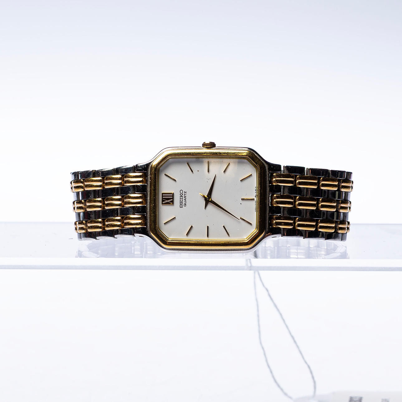 WRISTWATCH, Seiko Tank quartz.