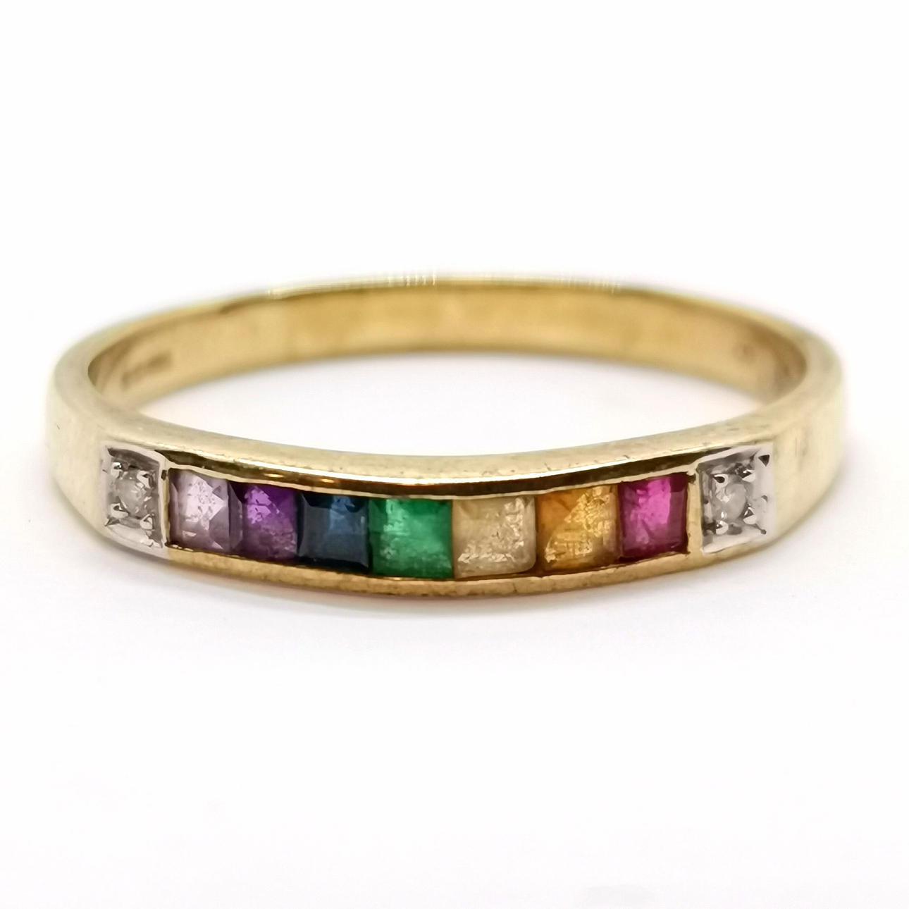 14CT GOLD RAINBOW STONE RING.