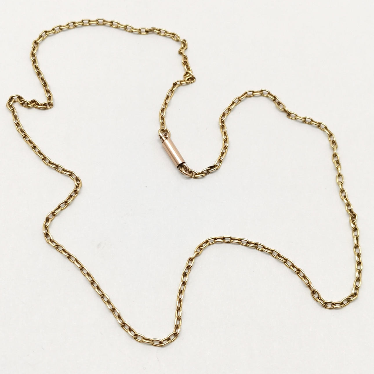 ANTIQUE 9CT GOLD NECKCHAIN.