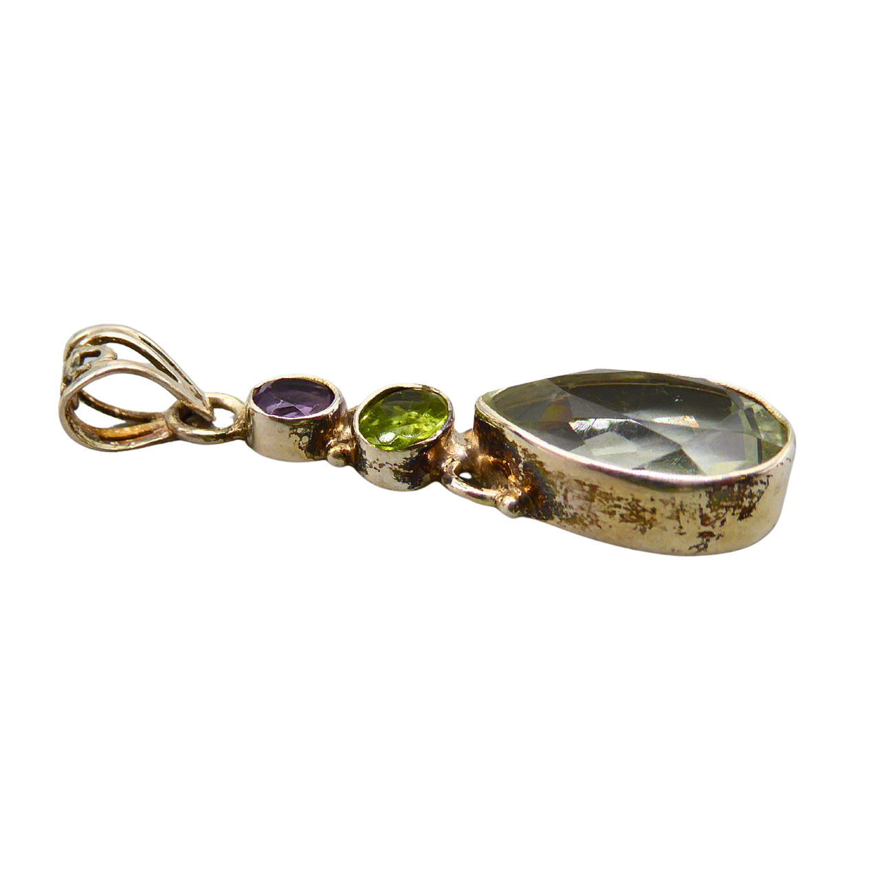 925 SILVER PENDANT SET WITH AMETHYST AND PERIDOT.