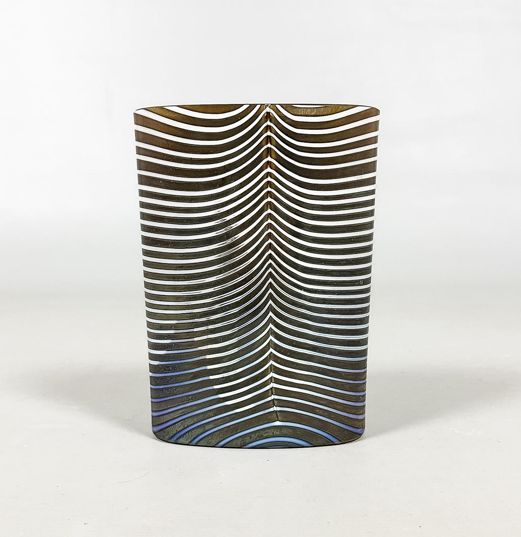 BERTIL VALLIEN. Vase, glass, Boda.