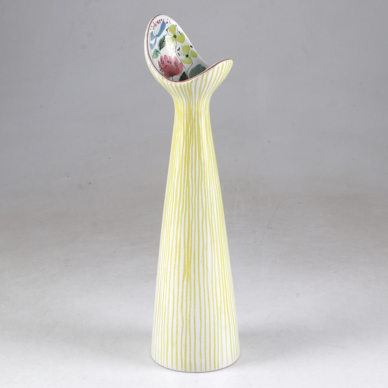 STIG LINDBERG. Vase, faience, Gustavsberg studio.