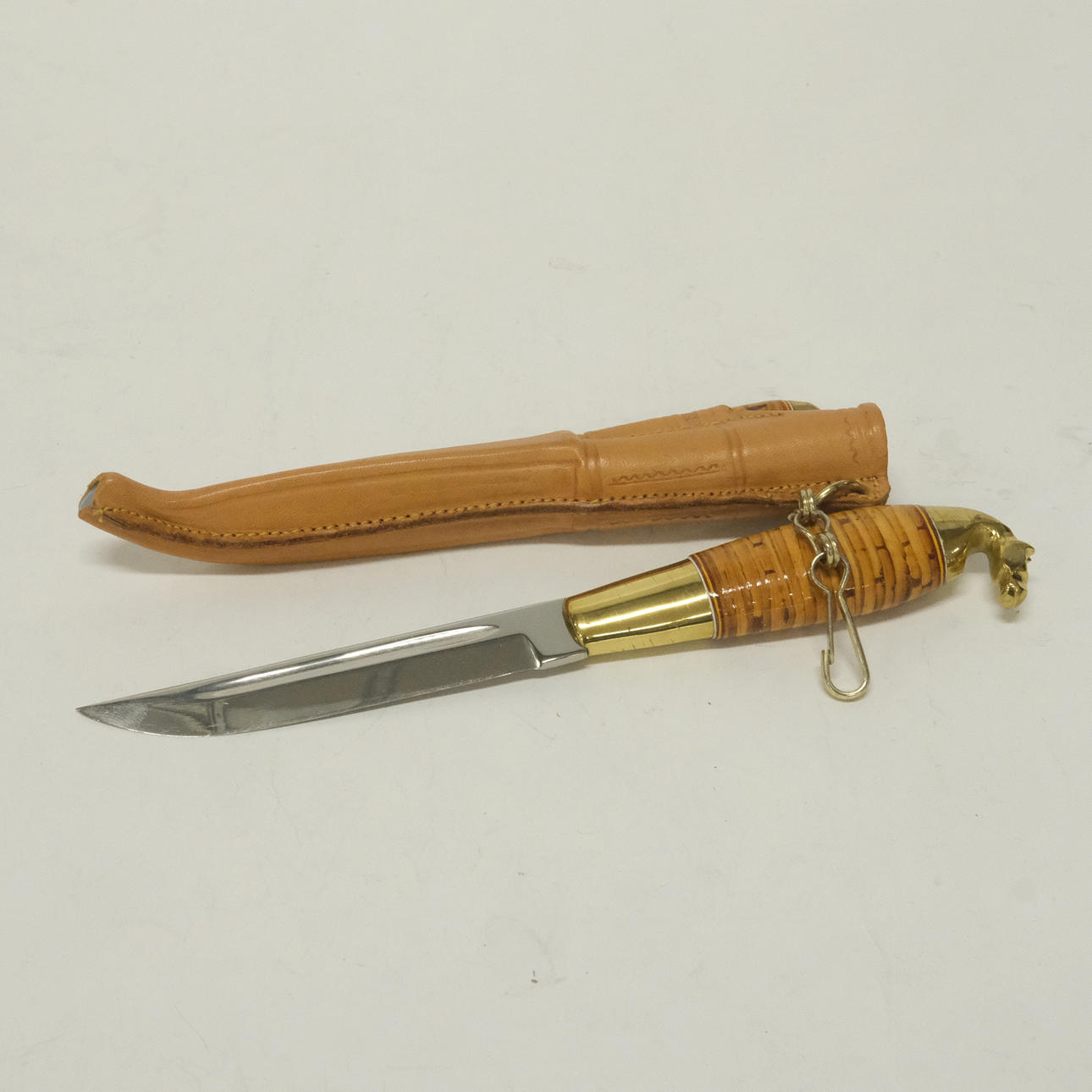 ISAKKI JÄRVENPÄÄ. DOUBLE KNIFE FINLAND.