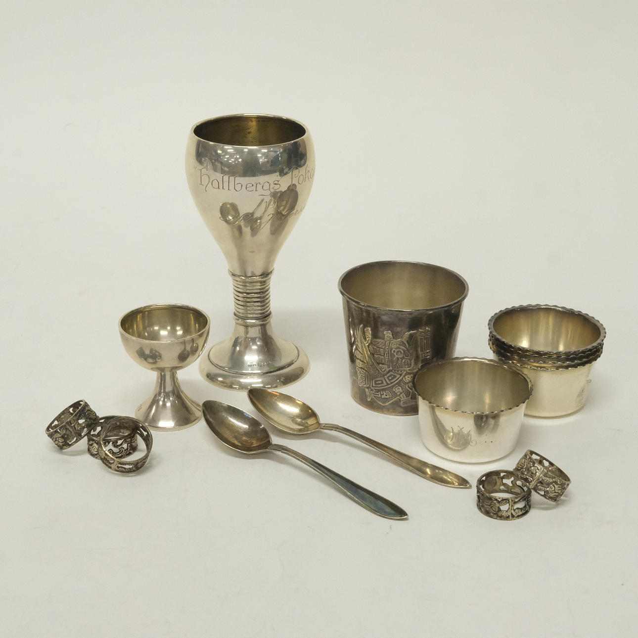 LOT OF ITEMS SILVER.