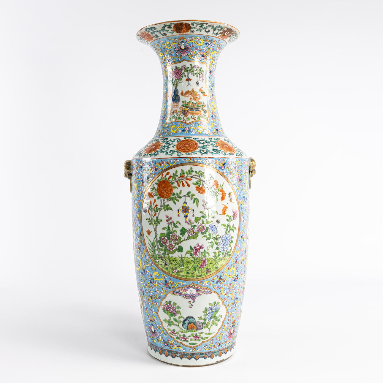 FLOOR VASE. Canton. China.