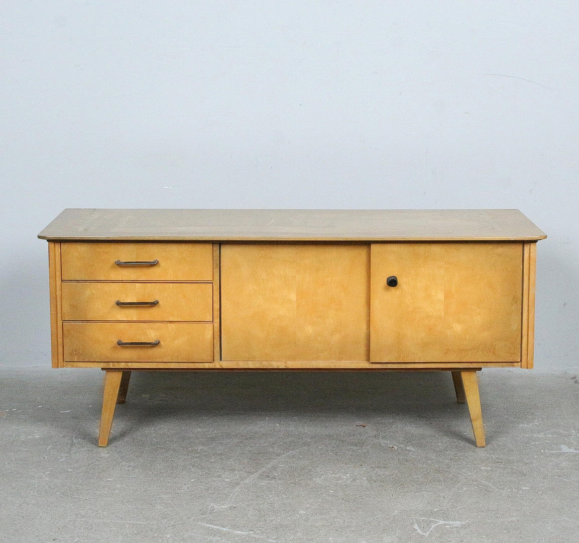Small dresser/dressing table from the 1970s.