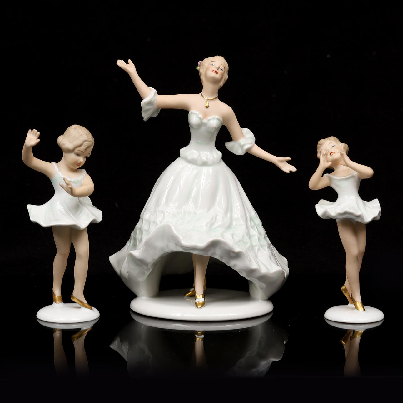 Three Wallendorf figurines, Germany.