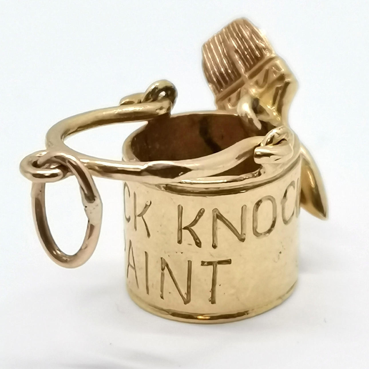 9ct GOLD PAINT CAN WITH BRUSH PENDANT.