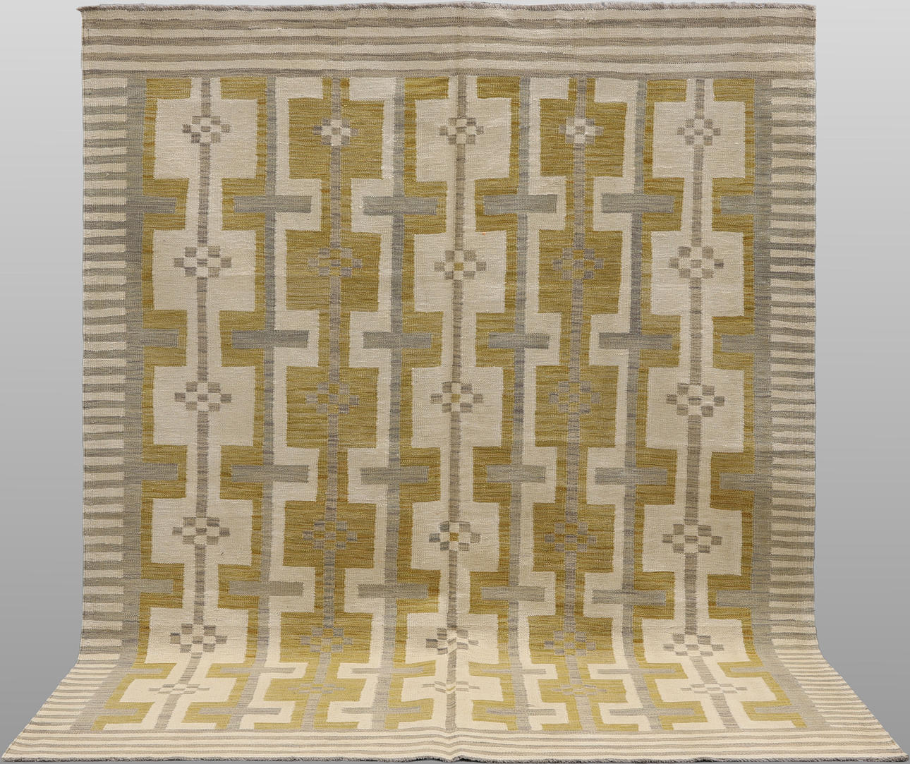 ORIENTMATTA. Kelim modern design, 243 x 177 cm.
