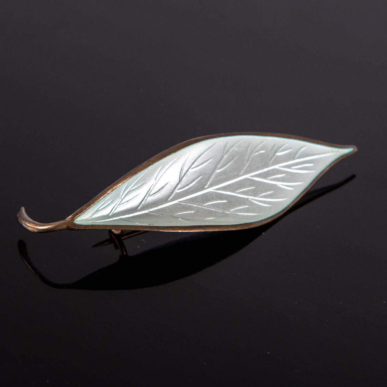 DAVID ANDERSEN. Brosch, silver och emalj, Norge.