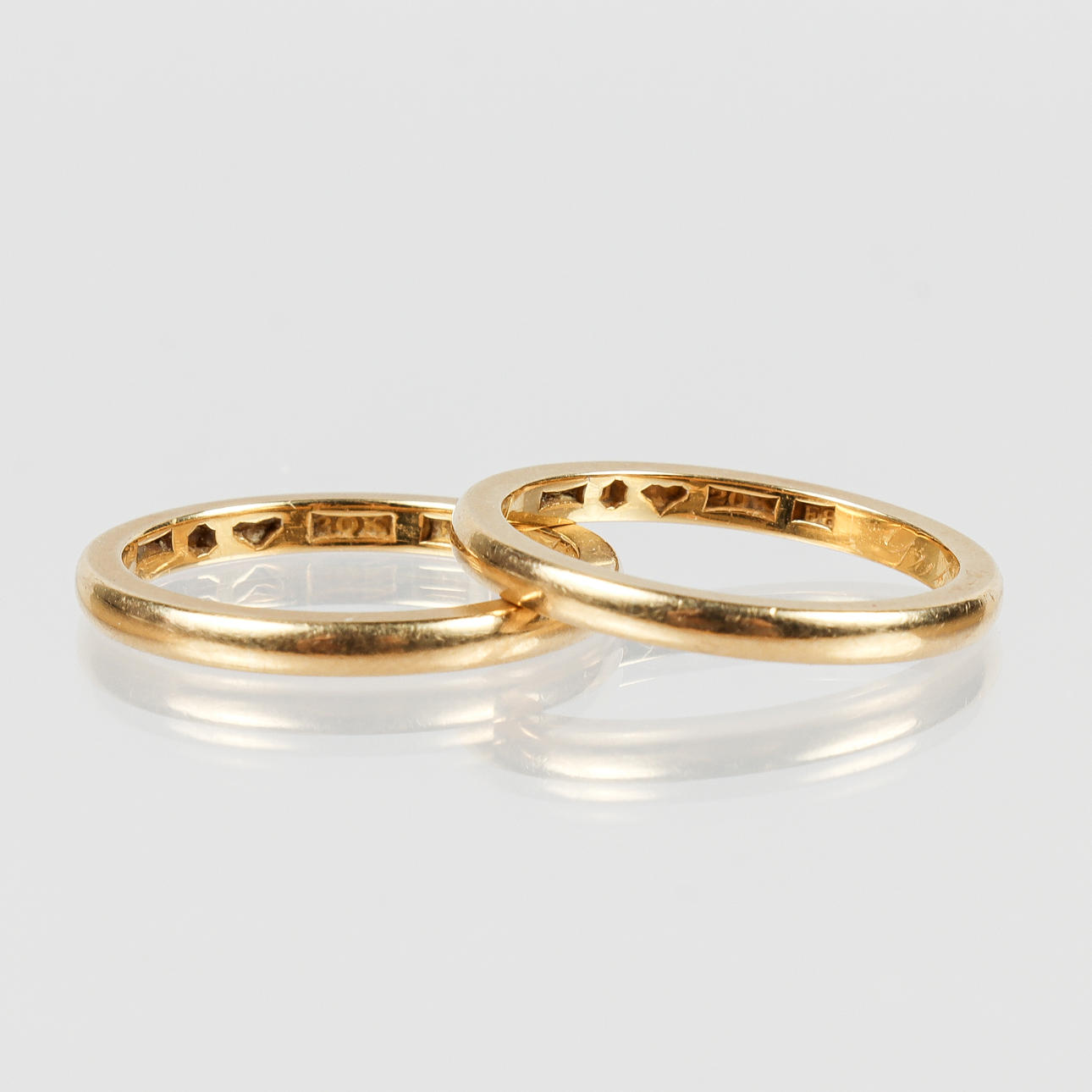 RINGS 2 pieces 20k gold.