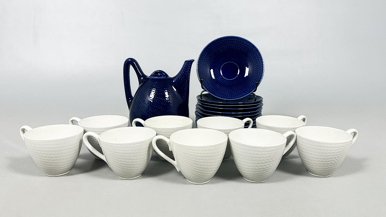 HERTHA BENGTSON. SERVISDELAR, 21 delar, "Blå eld", Rörstrand.