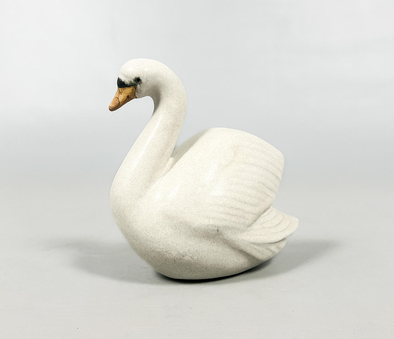 LISA LARSON. FIGURIN, "Svan", stengods, Gustavsberg.