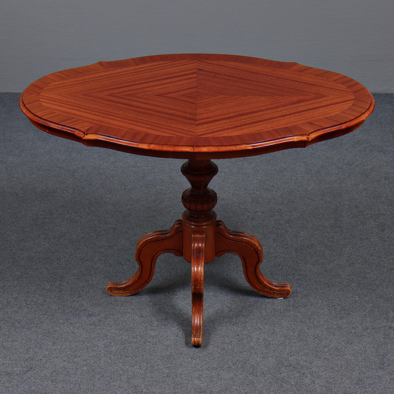 COFFEE TABLE, MAHOGANY.