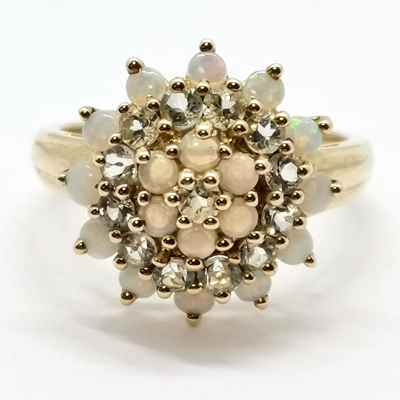 9ct GOLD OPAL & AQUAMARINE (?) CLUSTER RING.