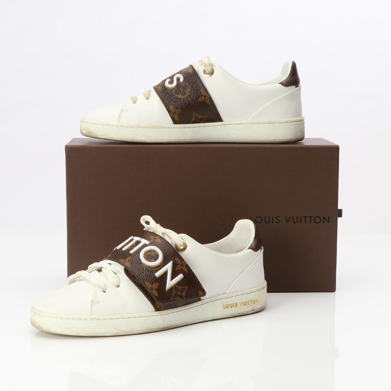 LOUIS VUITTON, “FRONTROW”, SNEAKERS.