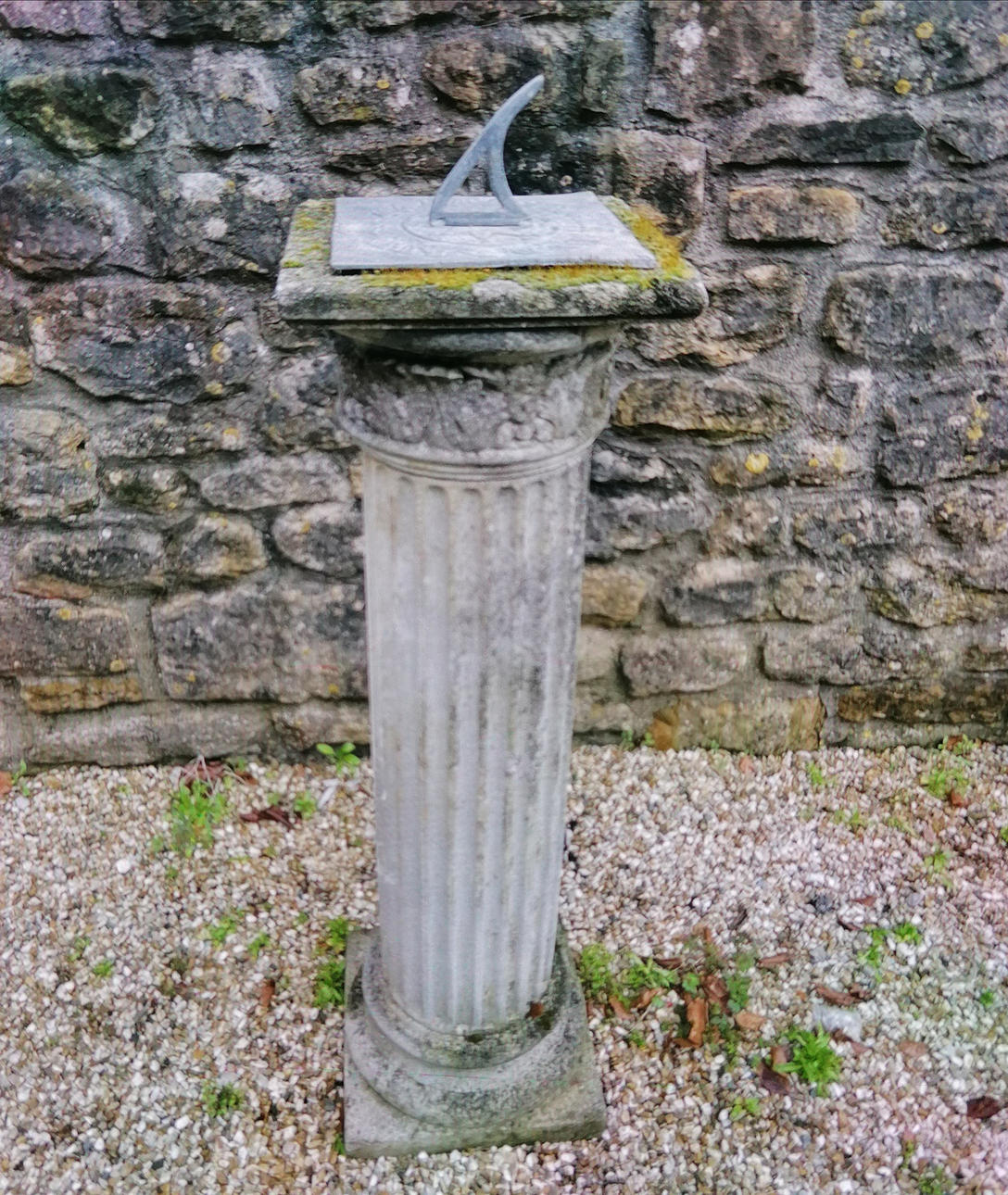 3 PART COLUMN SUNDIAL.
