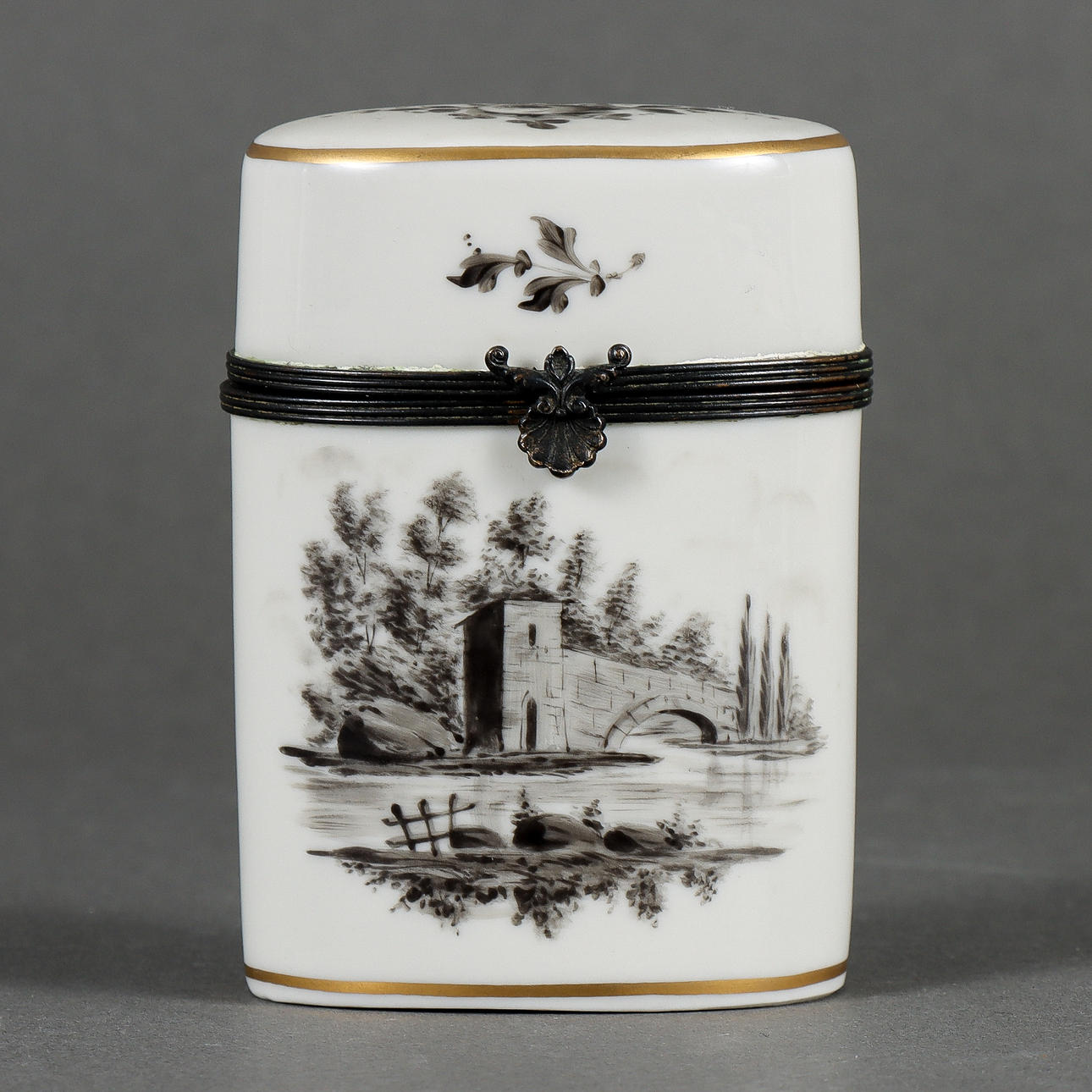 LOCKASK porcelain, painted decor, 18th/20th century.