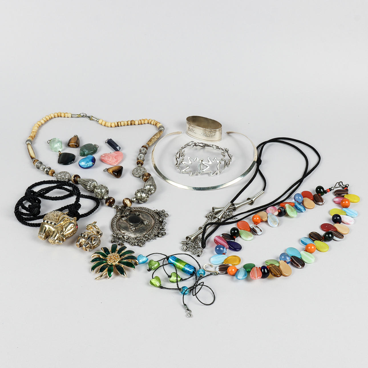 JEWELRY silver and bijouterie.