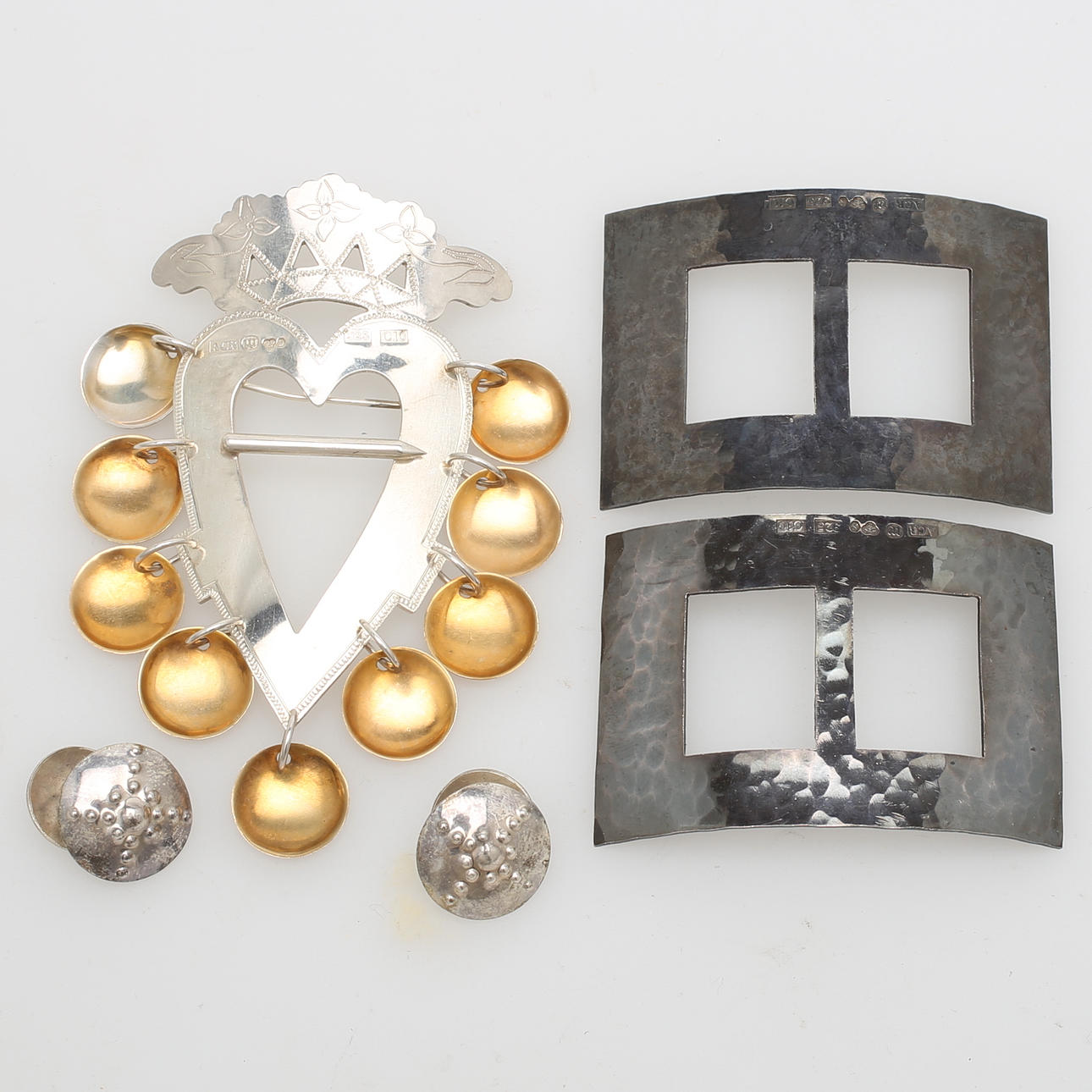 SMYCKEN till VÄRENDSDRÄKT, 5 delar, silver, vikt 52 gram.