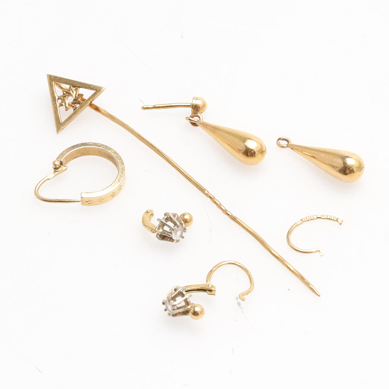 PARTI GULD. 18k guld. Vikt ca 3,8 gram.