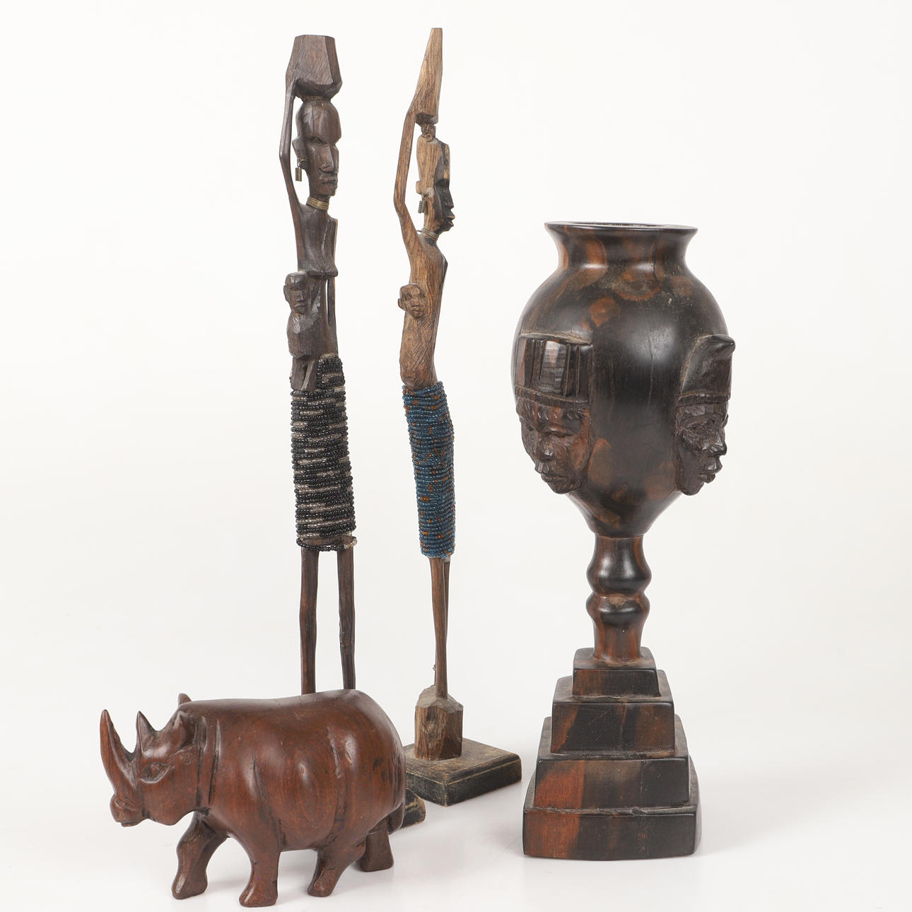 FIGURINER, 4 stycken, trä/pärlor, Afrika.