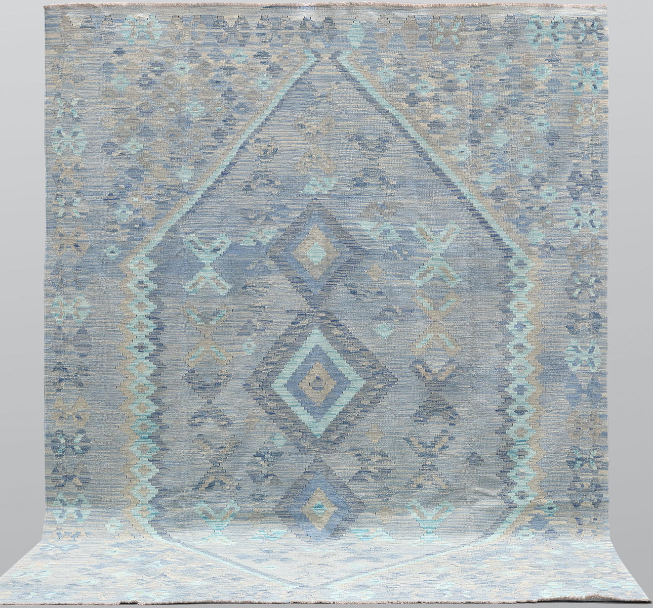 ORIENTMATTA. Kelim klassisk design, 291 x 208 cm.