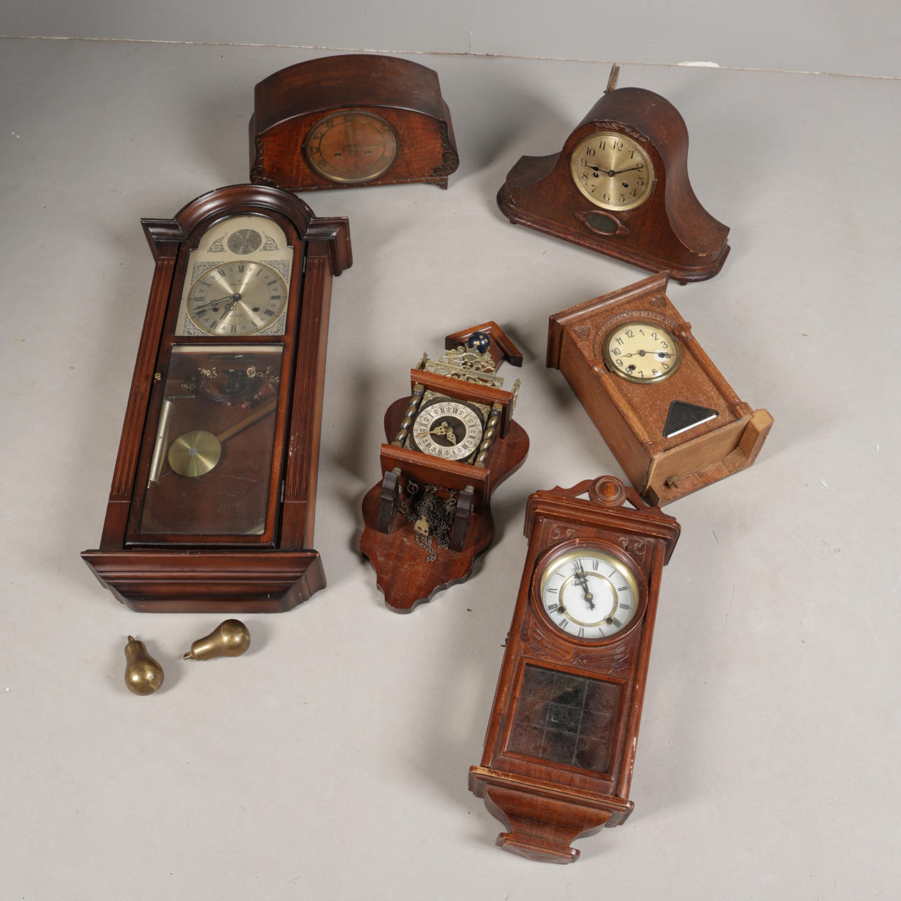 SIX VARIOUS MANTEL AND WALL CLOCKS (6).