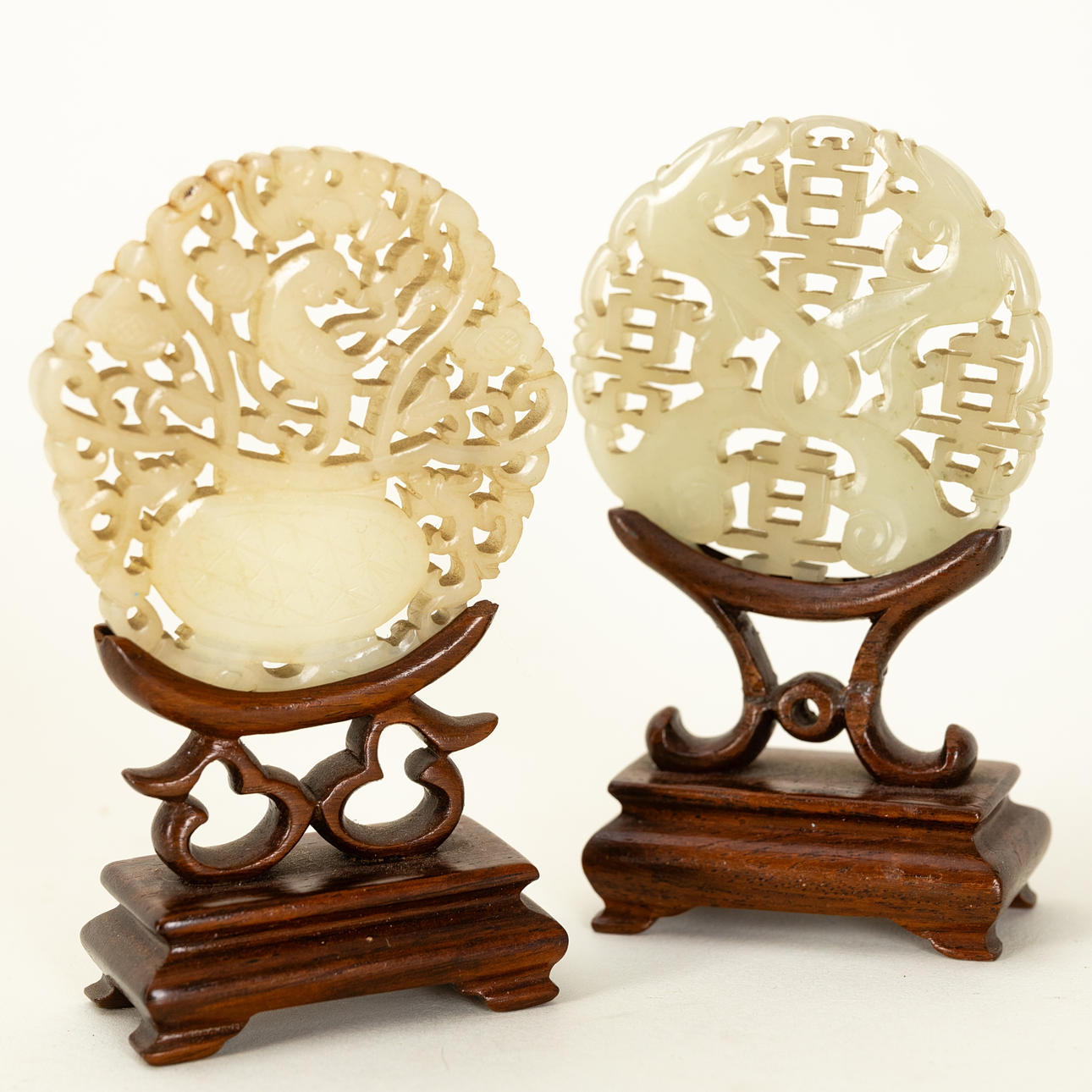 Two jade amulets, China, Qing dynasty (2).