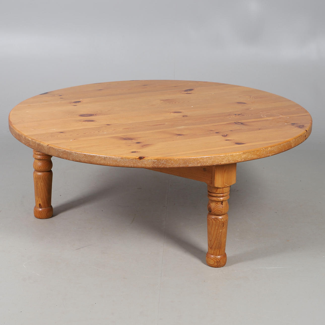 A PINE CRICKET TABLE.