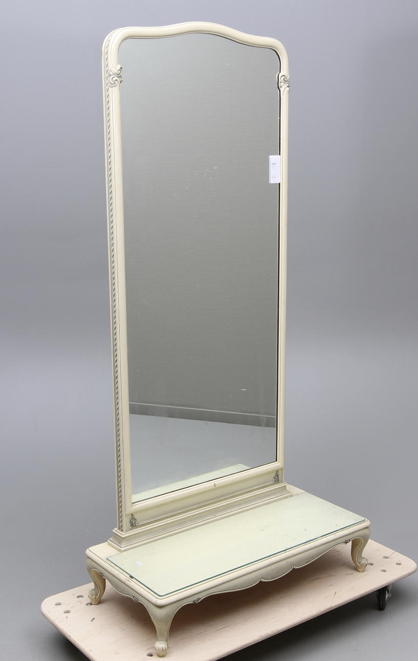 SPEGEL MED TRYMÅ, rokokostil, 1900 tal.