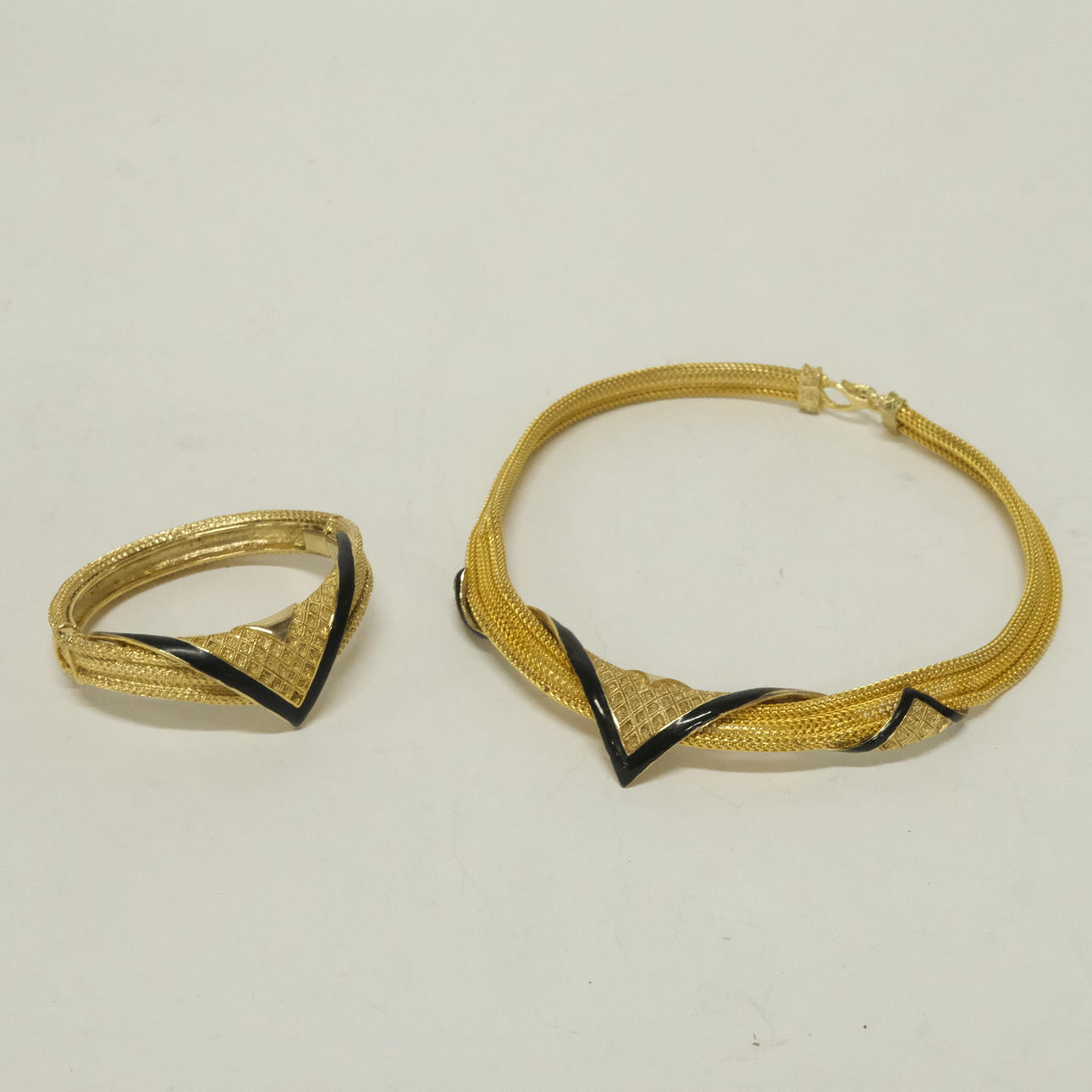 BALENCIAGA, SET WITH NECKLACE AND BANGLE.