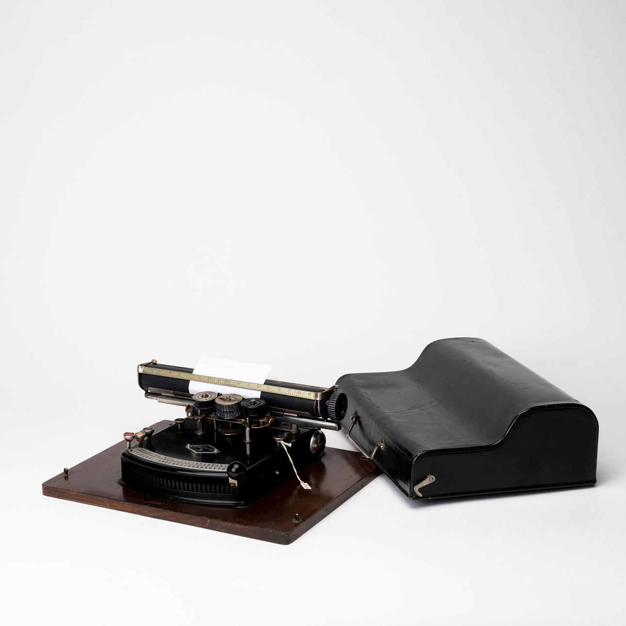 PORTABLE TYPEWRITER, Frolio 5.