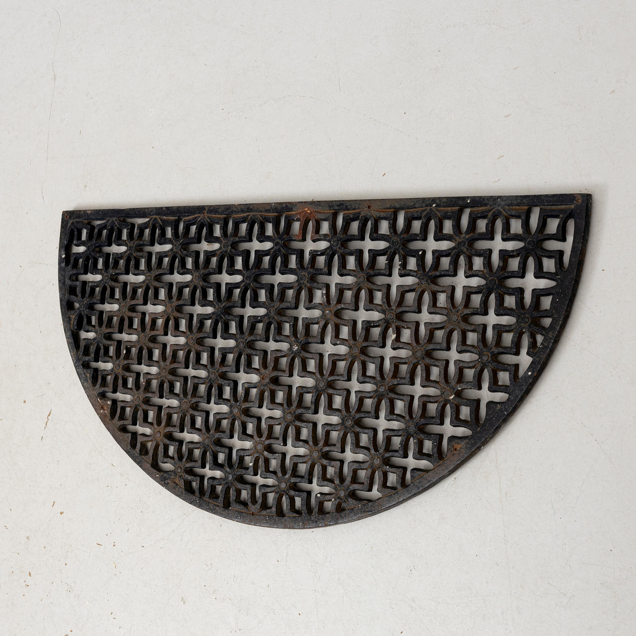 DOOR MAT/FOOTSCRAPER, cast iron, contemporary.