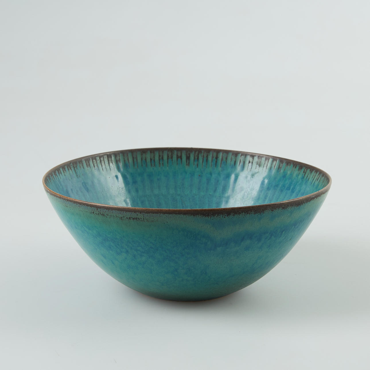 STIG LINDBERG. A bowl, signed Stig L Gustavsberg's studio hand ...