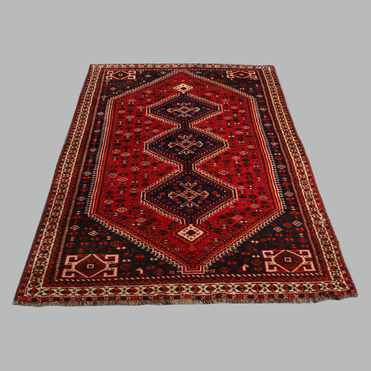 MATTA, SHIRAZ, 245 x 150 cm.