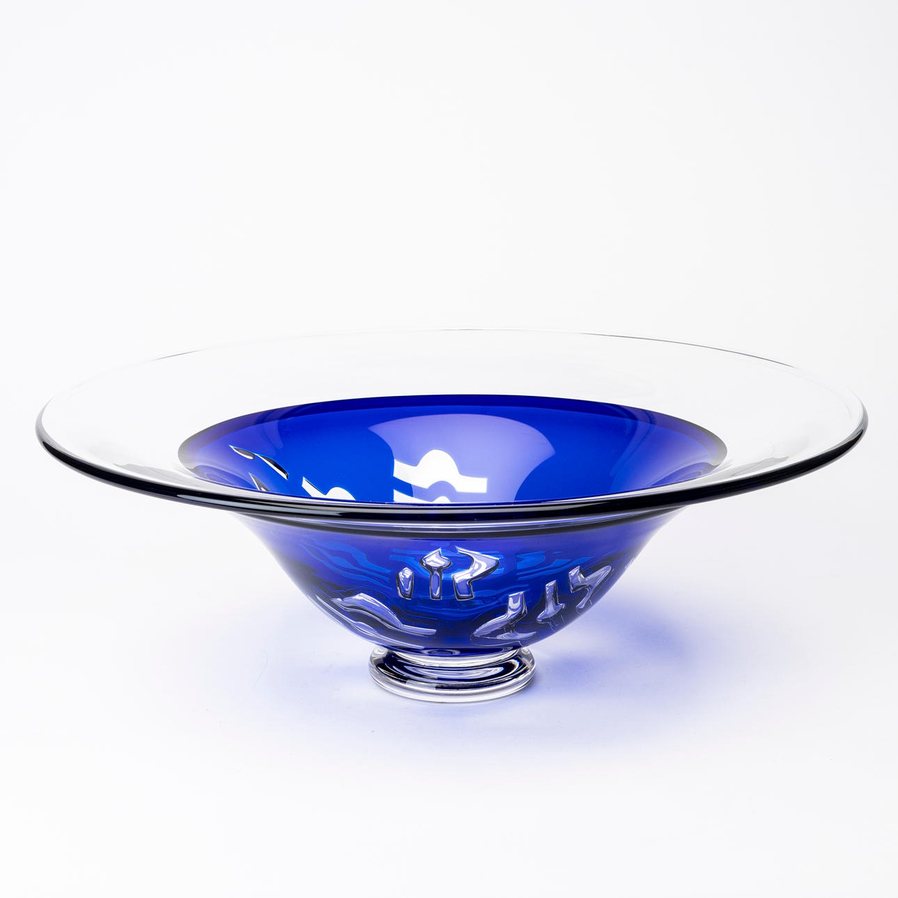 LARS HELLSTEN. Splendid bowl on Foot glass, numbered 987120, signed and dated, Orrefors, 4-95.