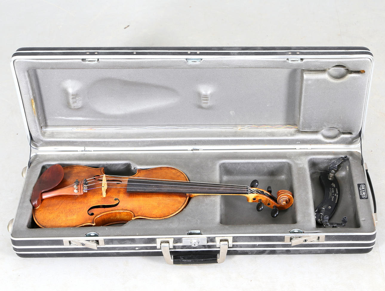 VIOLIN, Albin Kämpffe, signerad och daterad 1908.