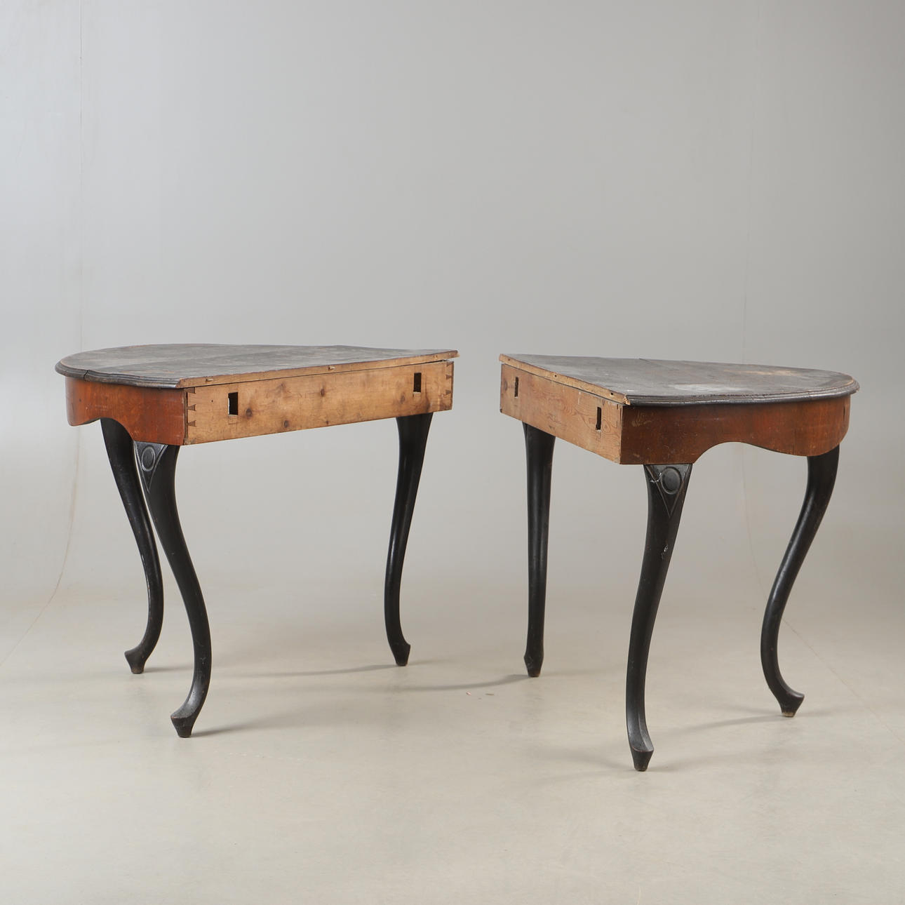 BORD, målat, 1900-talets första hälft.