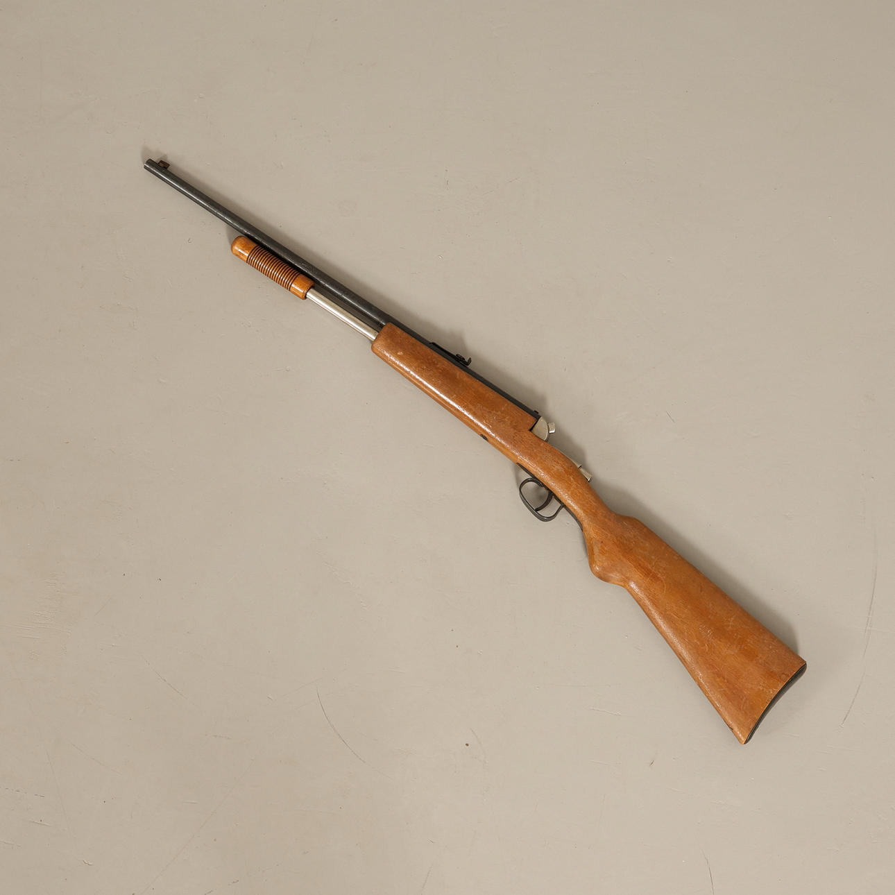 AIR RIFLE, Excellent-Rifle Mod C1, pump model.