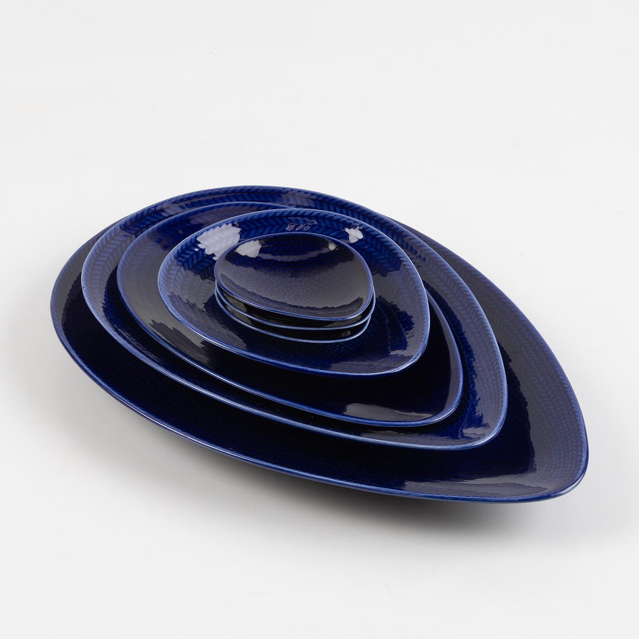 HERTHA BENGTSON. 'Blue Fire'. 7 serving dish, Rörstrand.
