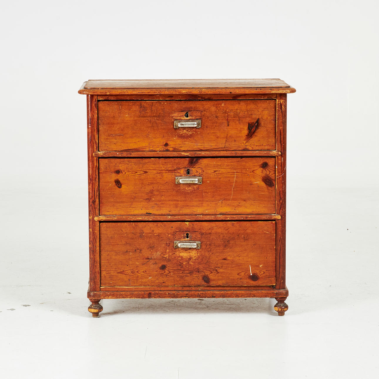 BYRÅ, omkring 1920/30-tal, 3 lådor.