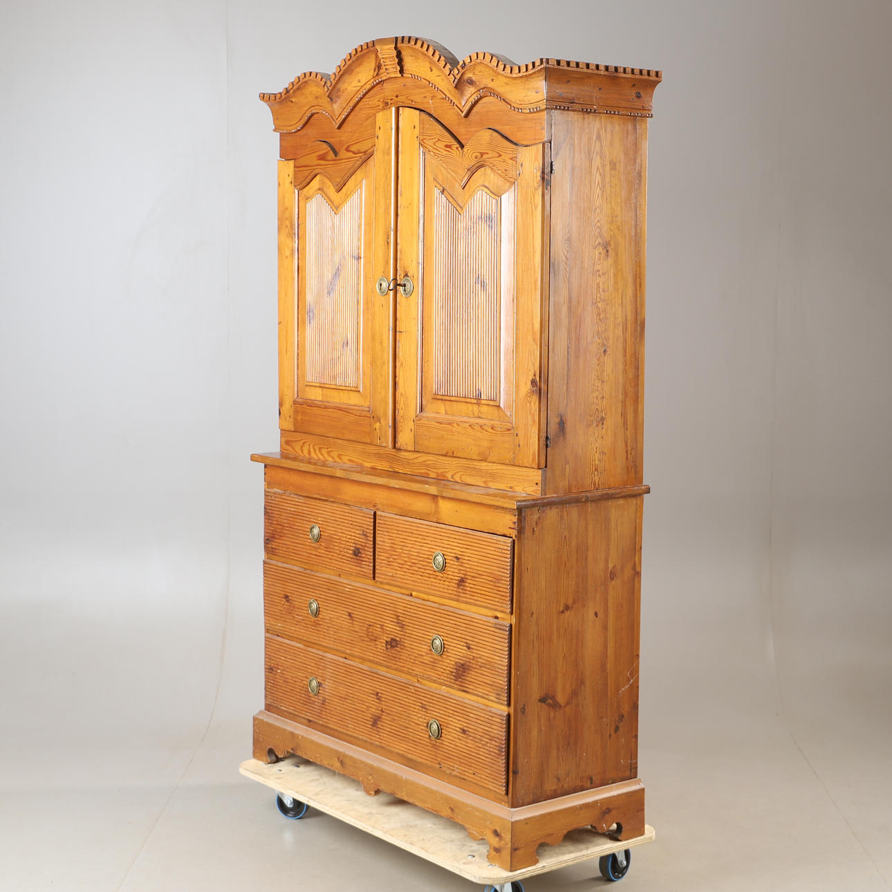 CUPBOARD, pine, 19th century.